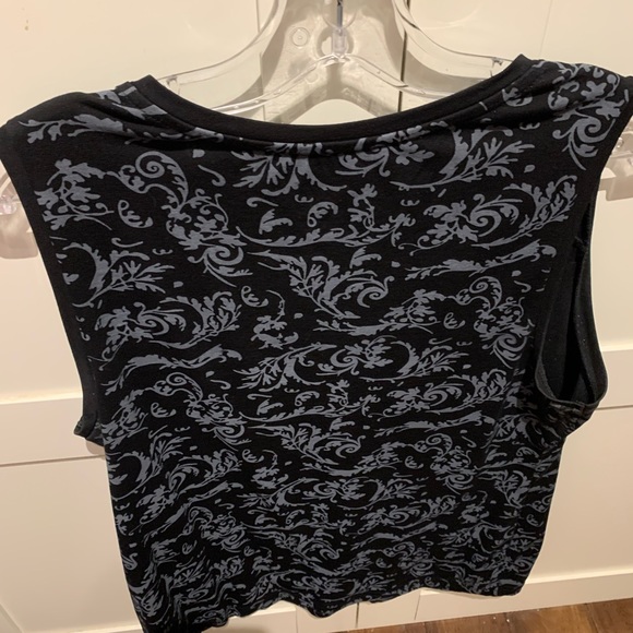 Black & Grey Sleeveless Top Size Large - Picture 2 of 4
